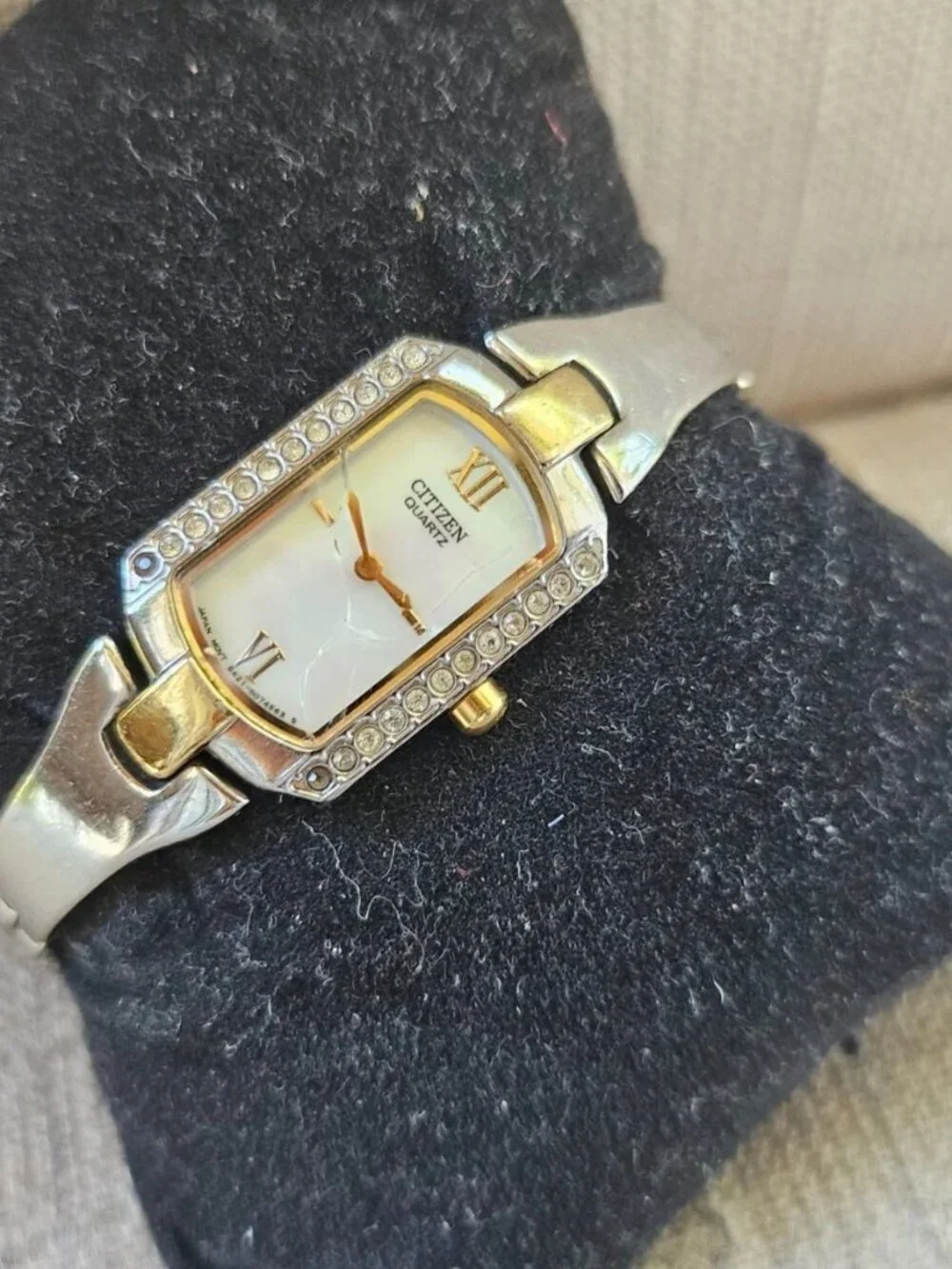 Citizen Women Wristwtch Gold/Silver Dual Tone Quartz Analog Watch Read desc